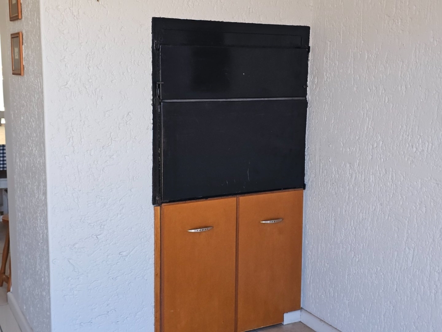 2 Bedroom Property for Sale in Hartenbos Central Western Cape